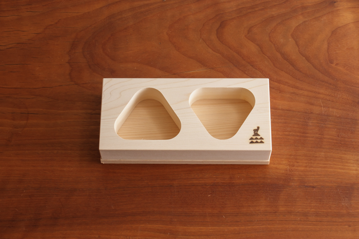 ���ɂ���̖،^